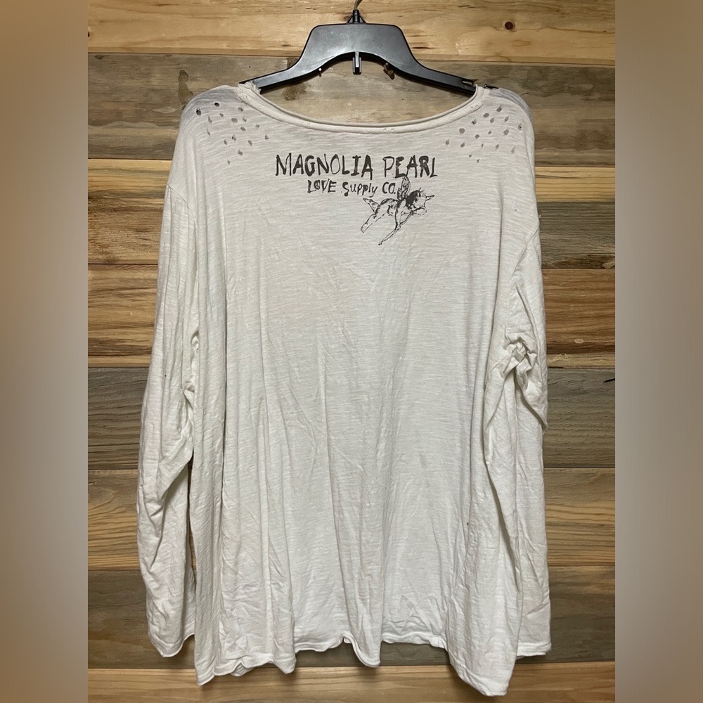 Magnolia Pearl Dylan long sleeve tee. Moonlight color. One size. EOC.